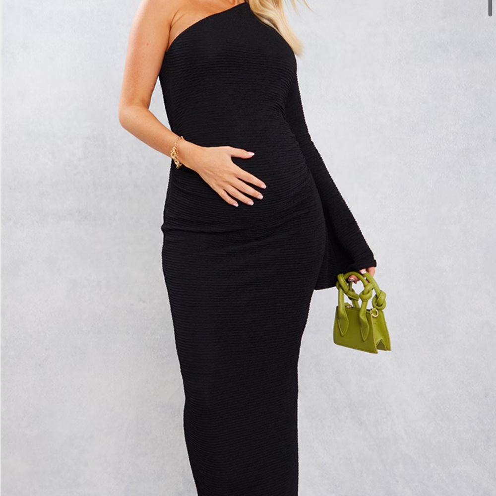 PrettyLittleThing Black One-Shoulder Maxi Dress maternity textured dress